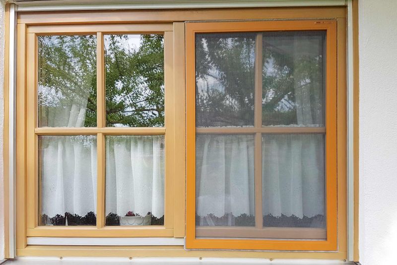 Fliegengitter zum Einhängen vor das Fenster | Bürstendichtung Innen |  Flairline | INFL-FG-WL