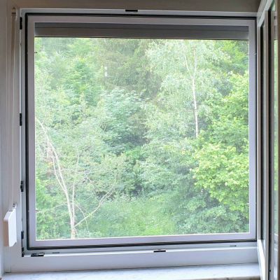 Fliegengitter für Holzfenster mit Regenschiene | Flairline-FS